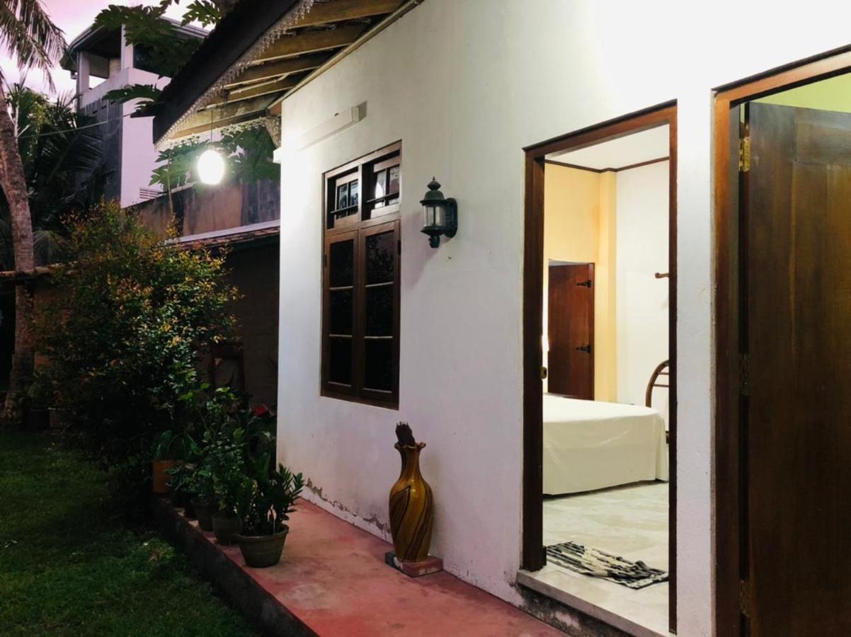 Hotel La Felicita Mirissa Kültér fotó