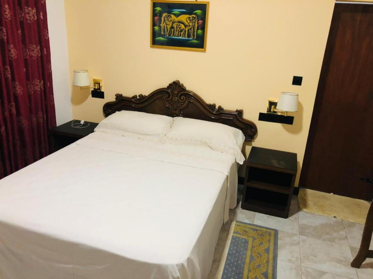 Hotel La Felicita Mirissa Kültér fotó