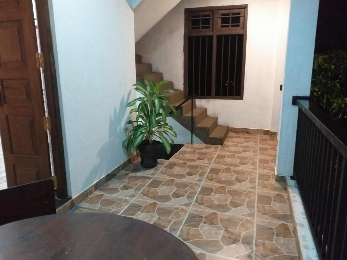 Hotel La Felicita Mirissa Kültér fotó