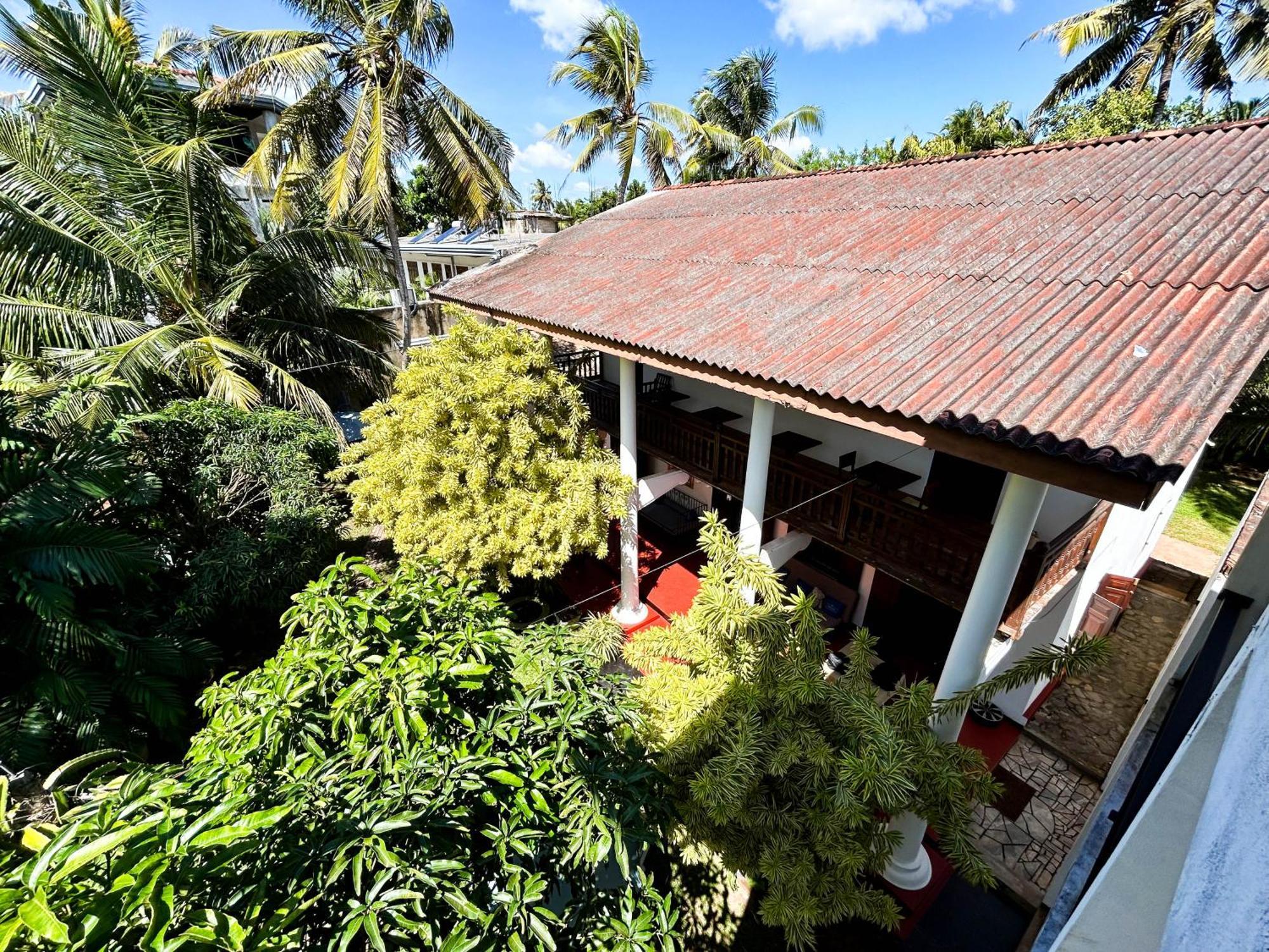 Hotel La Felicita Mirissa Kültér fotó