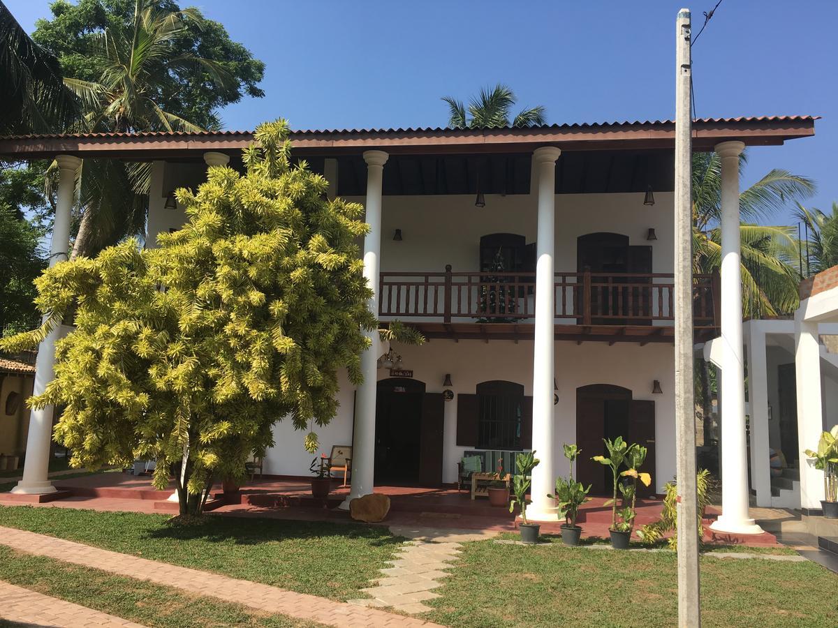 Hotel La Felicita Mirissa Kültér fotó