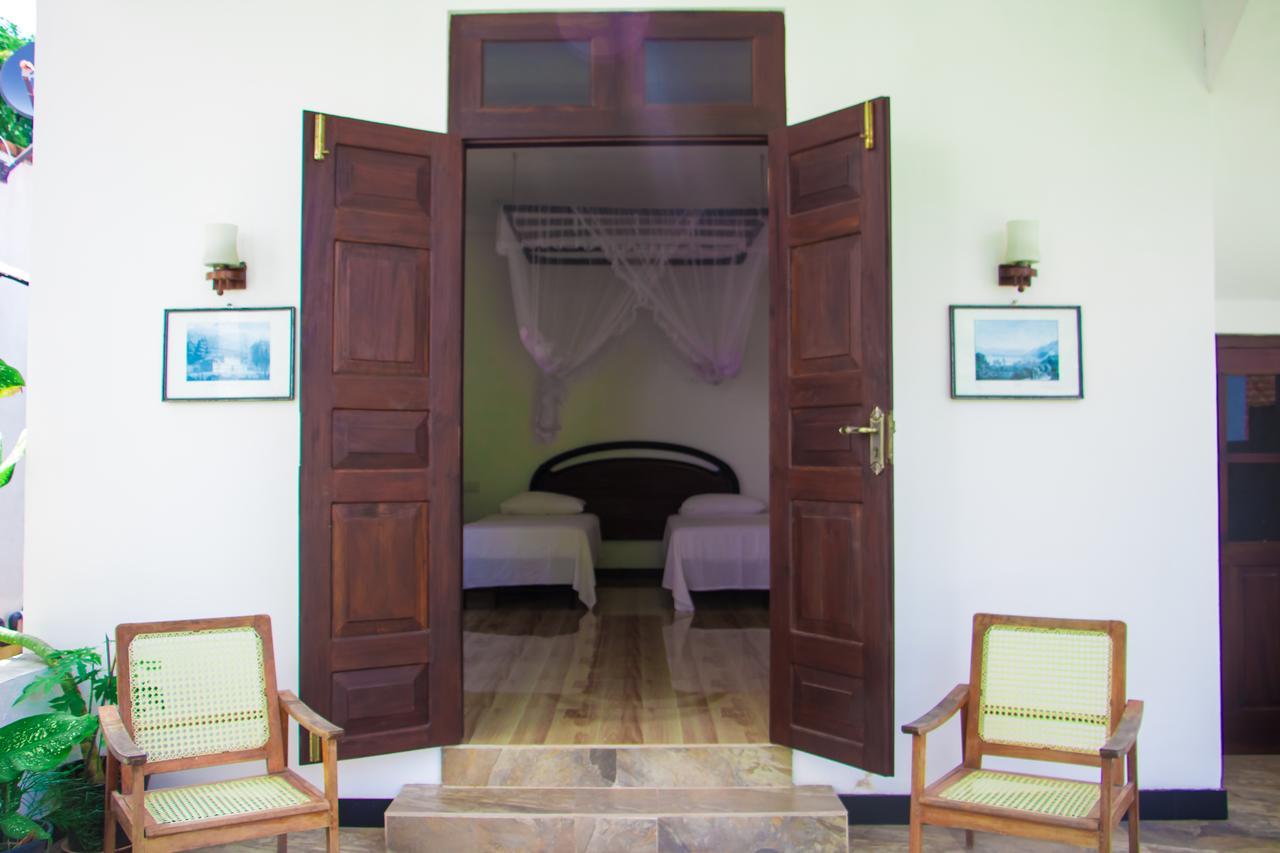 Hotel La Felicita Mirissa Kültér fotó