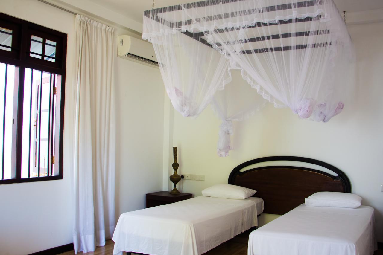 Hotel La Felicita Mirissa Kültér fotó