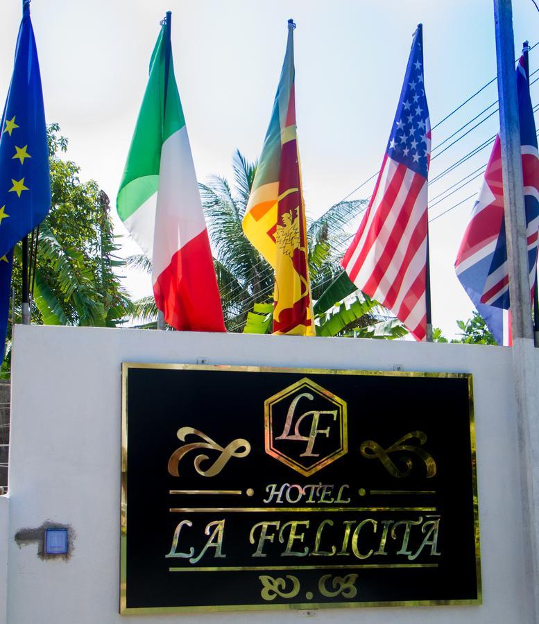 Hotel La Felicita Mirissa Kültér fotó