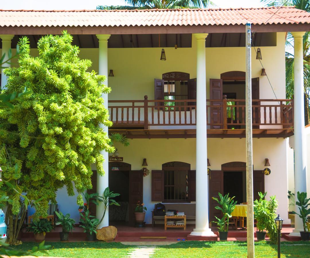 Hotel La Felicita Mirissa Kültér fotó