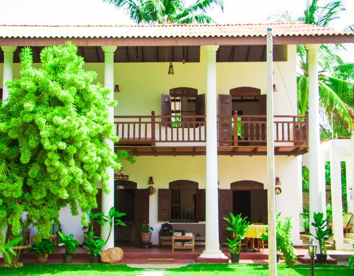 Hotel La Felicita Mirissa Kültér fotó