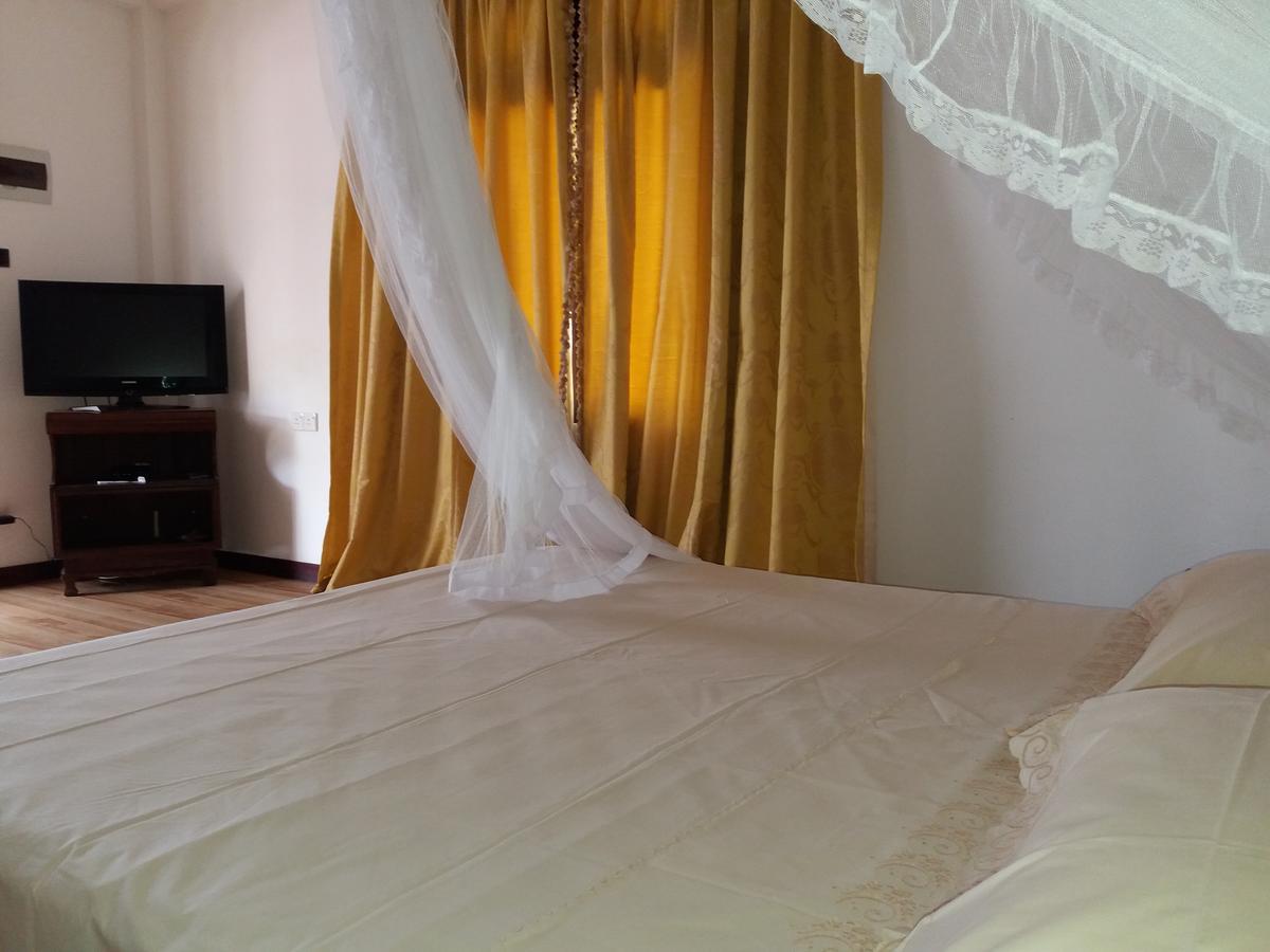Hotel La Felicita Mirissa Kültér fotó