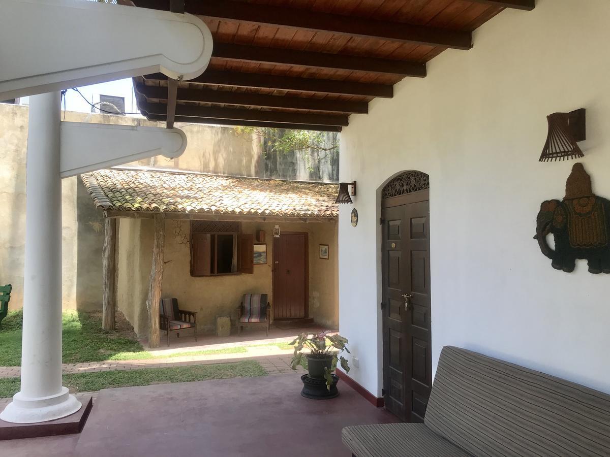 Hotel La Felicita Mirissa Kültér fotó
